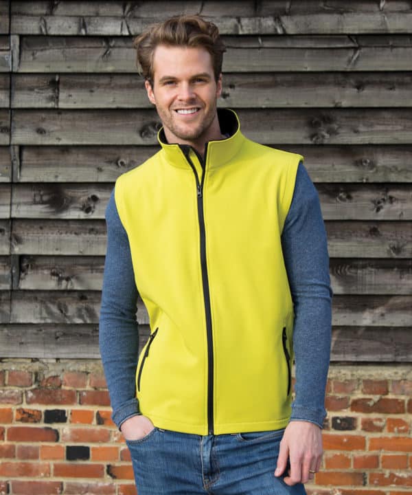 result rs232m core softshell bodywarmer lifestyle (2)