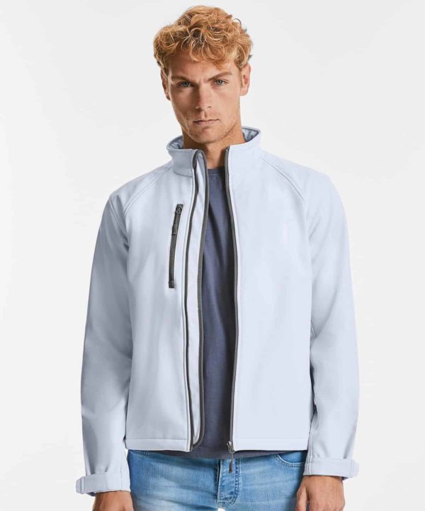 russell 140m three layer softshell jacket lifestyle (1)