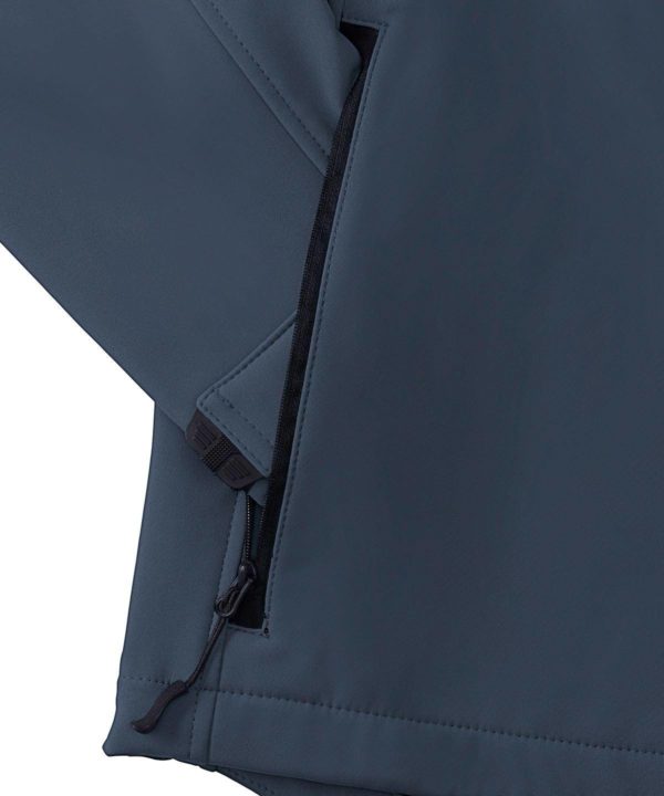 russell 140m three layer softshell jacket lifestyle (4)